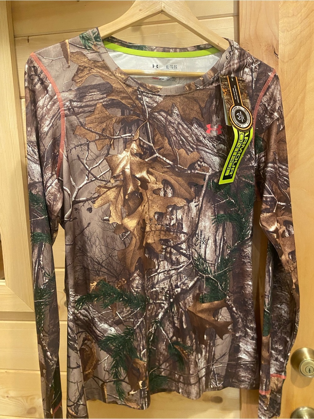 Under Armour women’s Realtree Camo Long Sleeve Top - Brown/Green